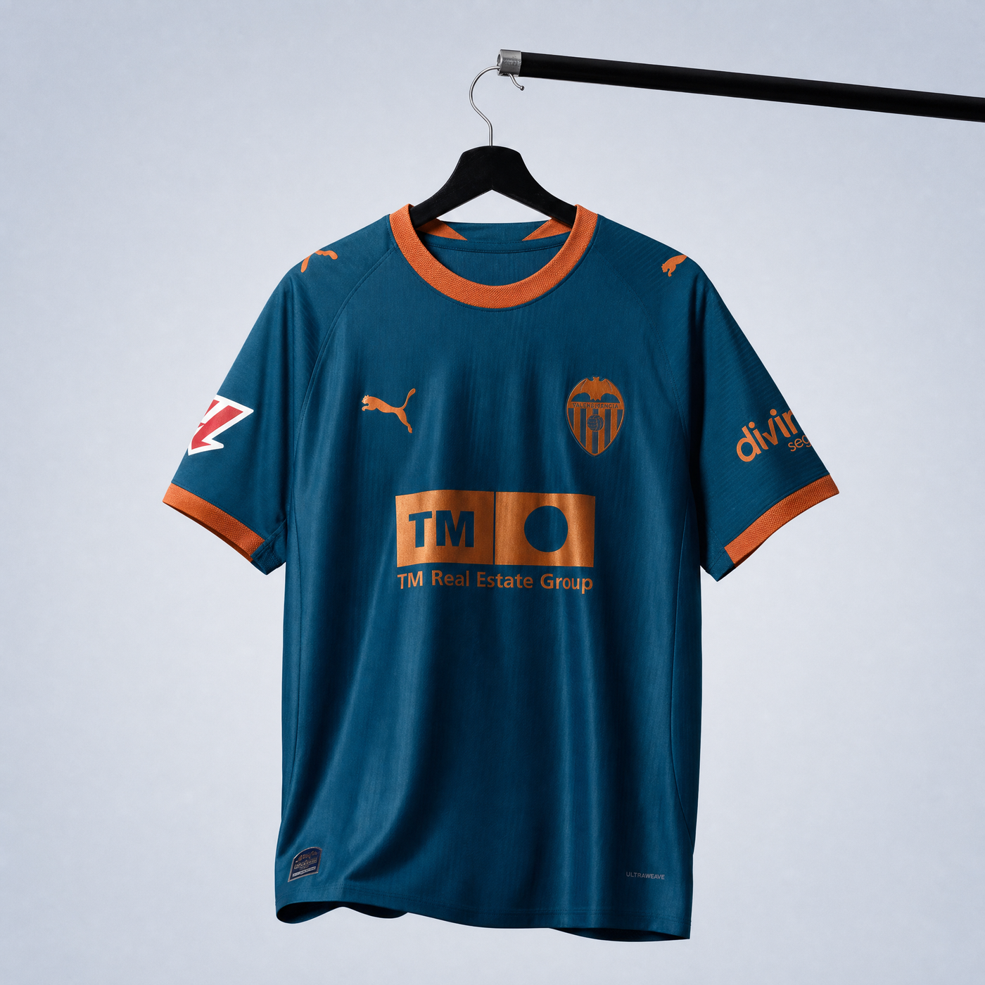 Valencia Away 26/27 Kit