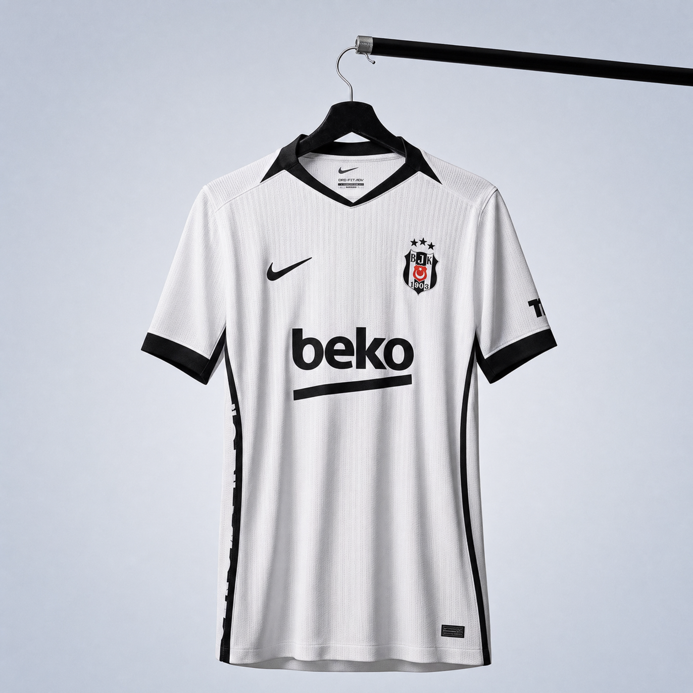 Besiktas Home 26/27 Kit
