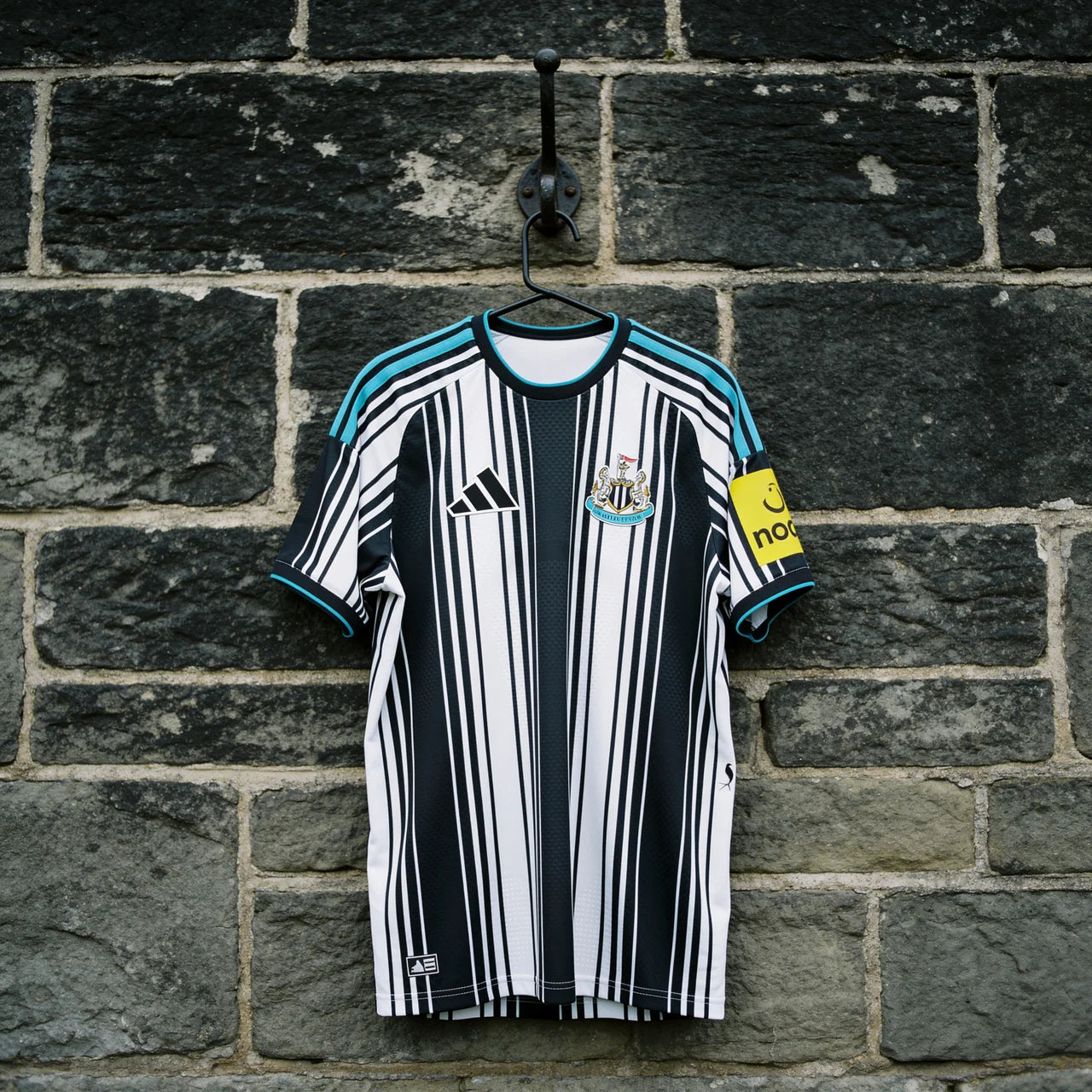 NewCastle Home 26/27 kit